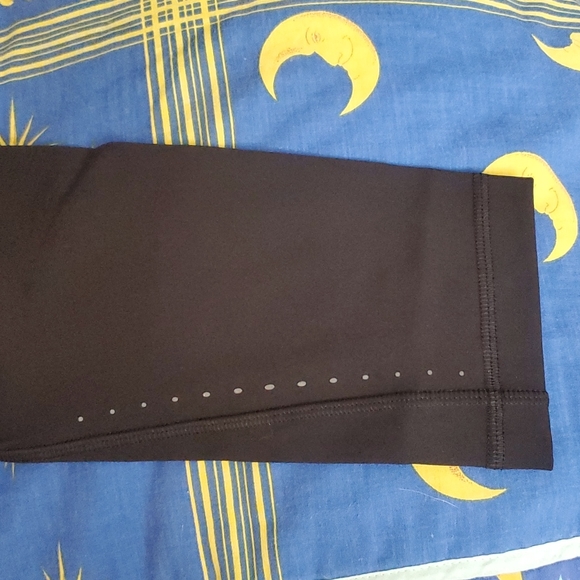 BNWT Lululemon Swift Speed Highrise cropped leggings, size 2 - Picture 3 of 8